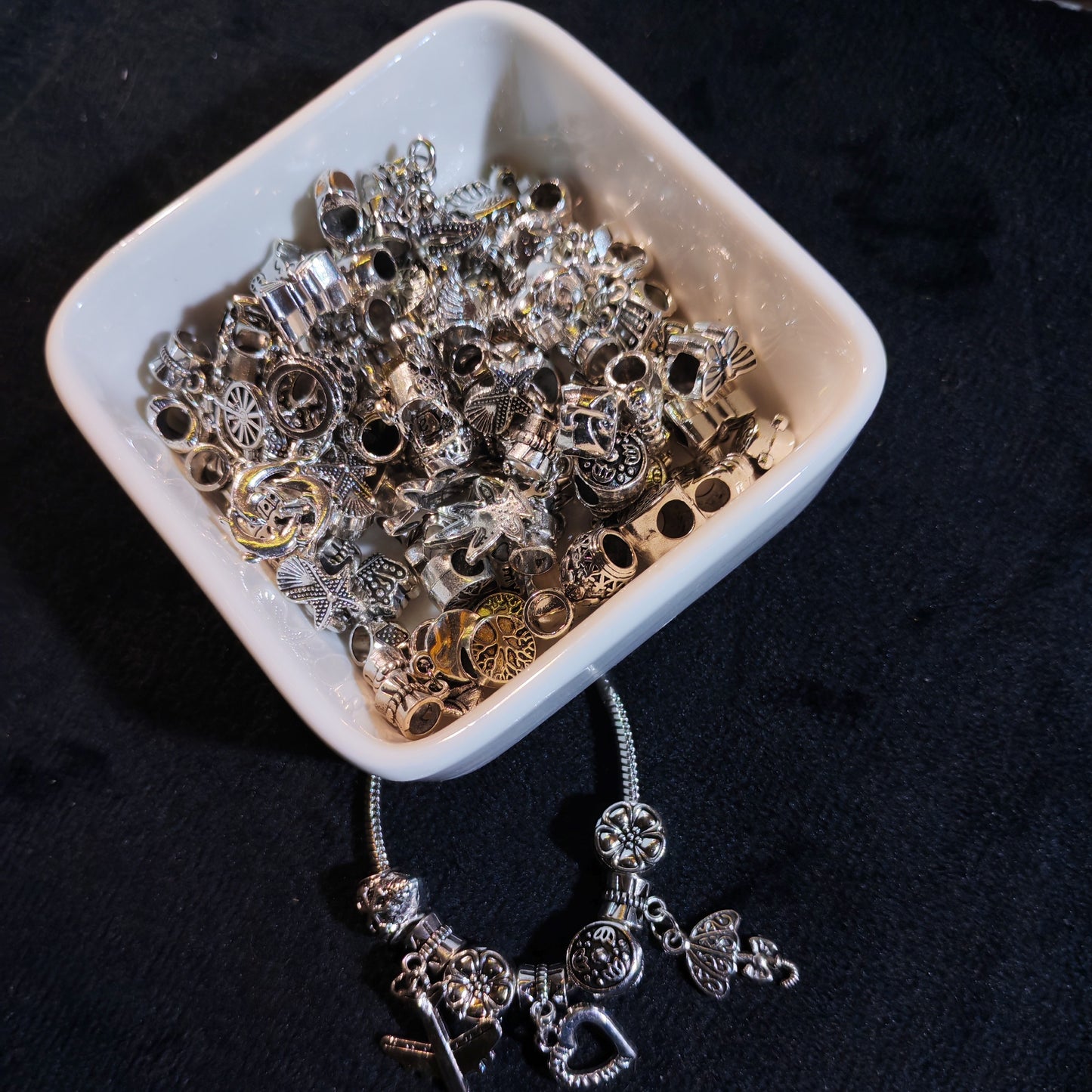 ✨Silver Dora beads✨