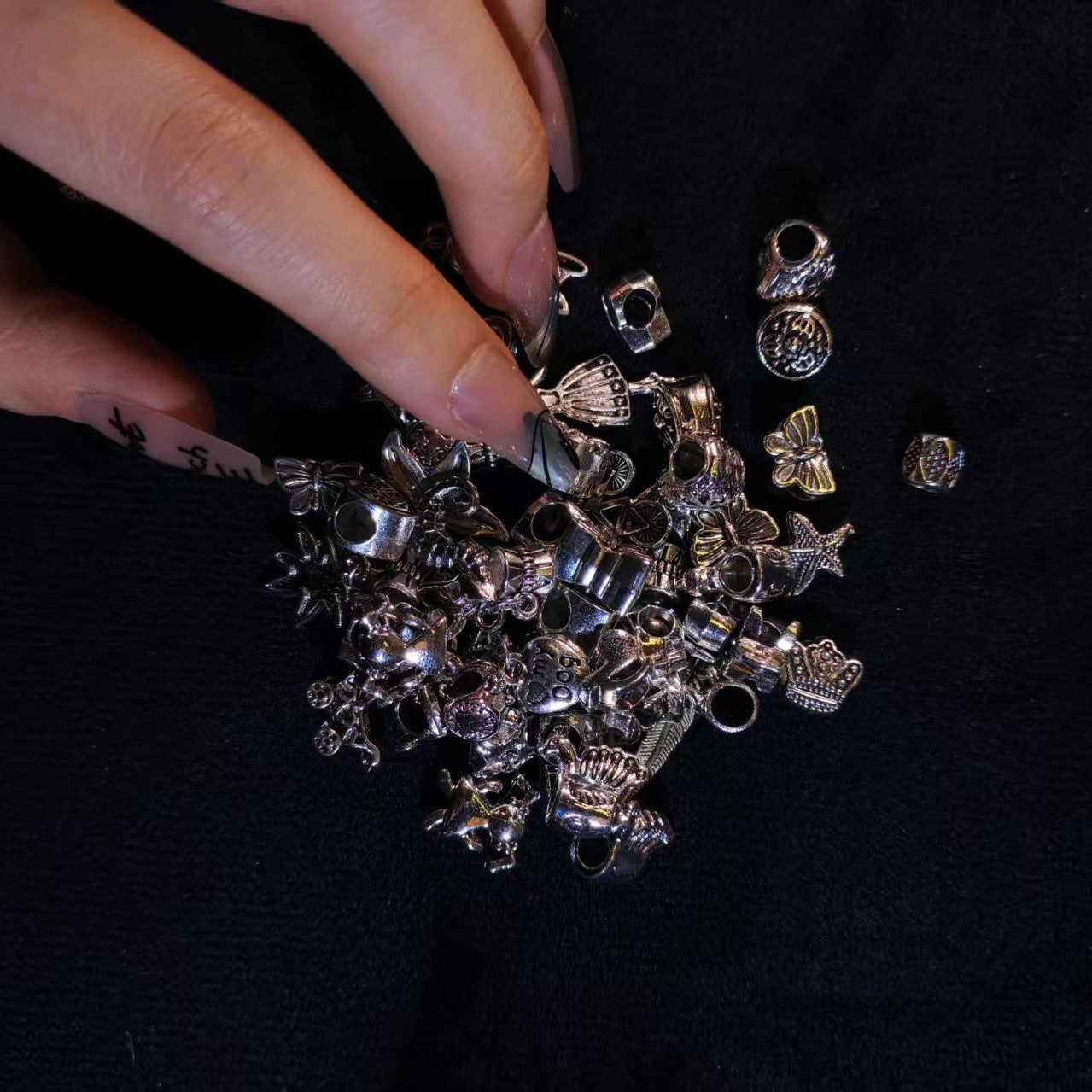 ✨Silver Dora beads✨